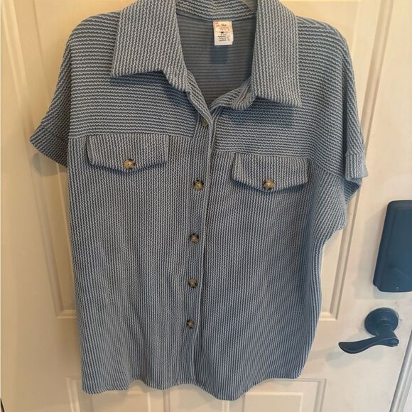 7th Ray Blue Textured Button Down Top - Picture 4 of 6